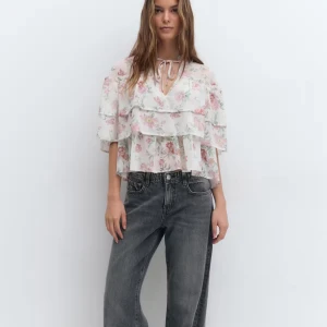 Blus  - Jätte fin blus från Gina i storlek s, har använts den 2 gånger så den är i jätte bra skick❤️❤️