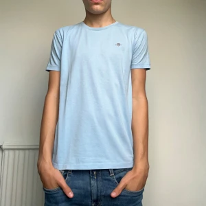 GANT t-shirt - Gant T-shirt | Skick: 8/10 | Size - 11-12år | Hör av dig vid minsta fråga //CDL