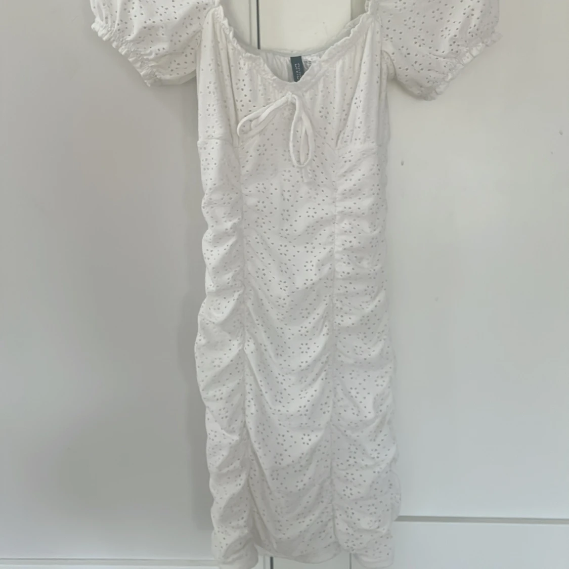 Vit kort klänning från H&M Divided XS