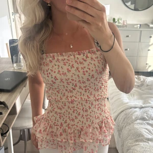 Blommig kjol/topp - Så fin kjol som även går att använda som topp🌸🌸