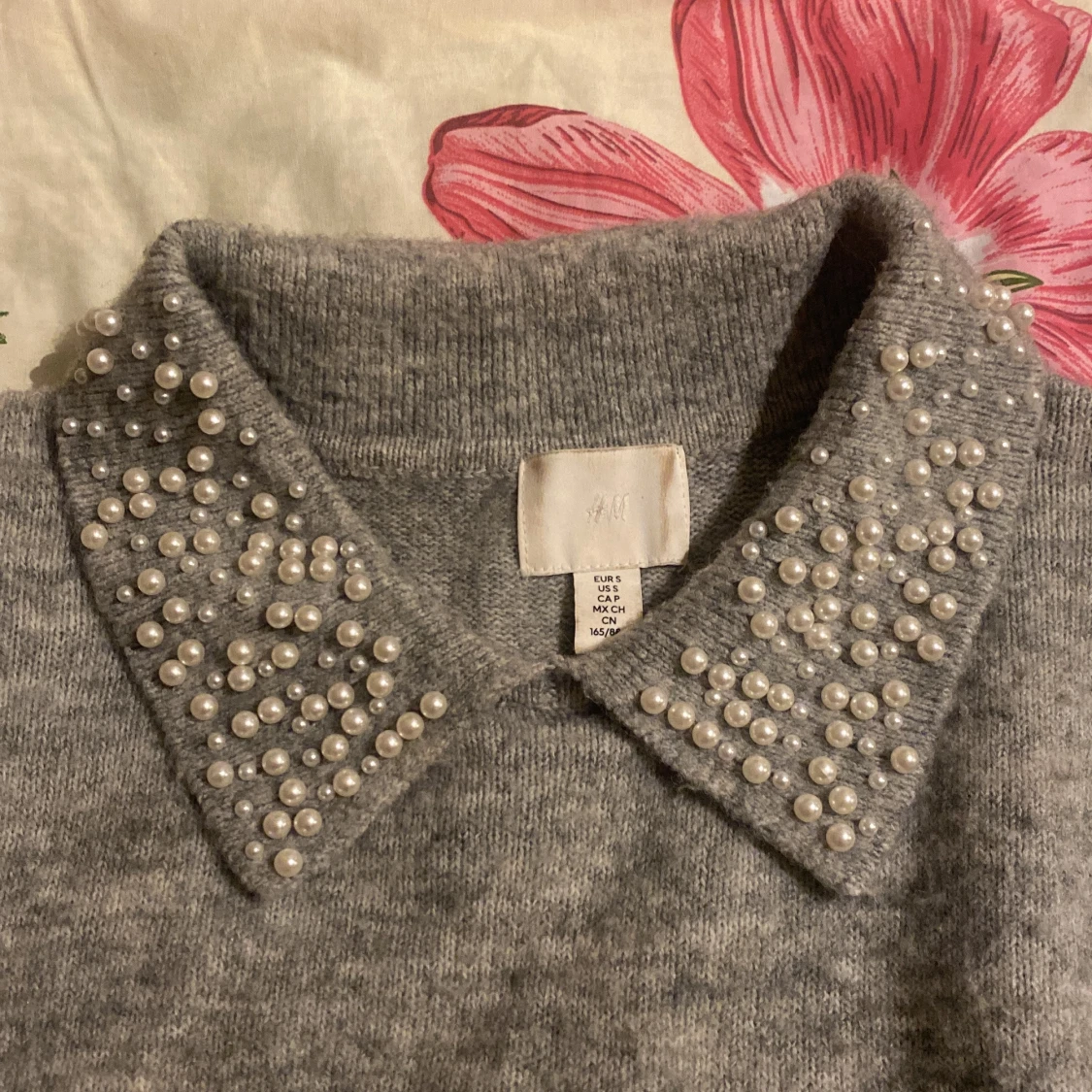 Grå stickad tröja med pärlkrage H&M - 2