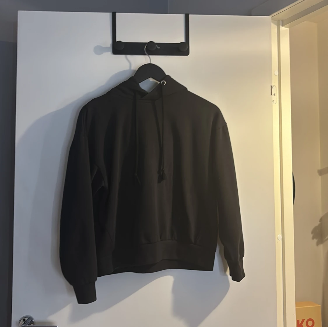 Svart hoodie från 157, XS