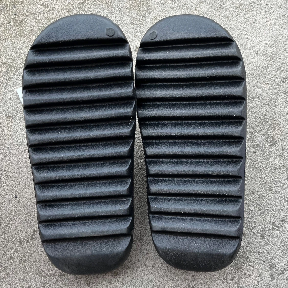 Yeezy Slides - 1