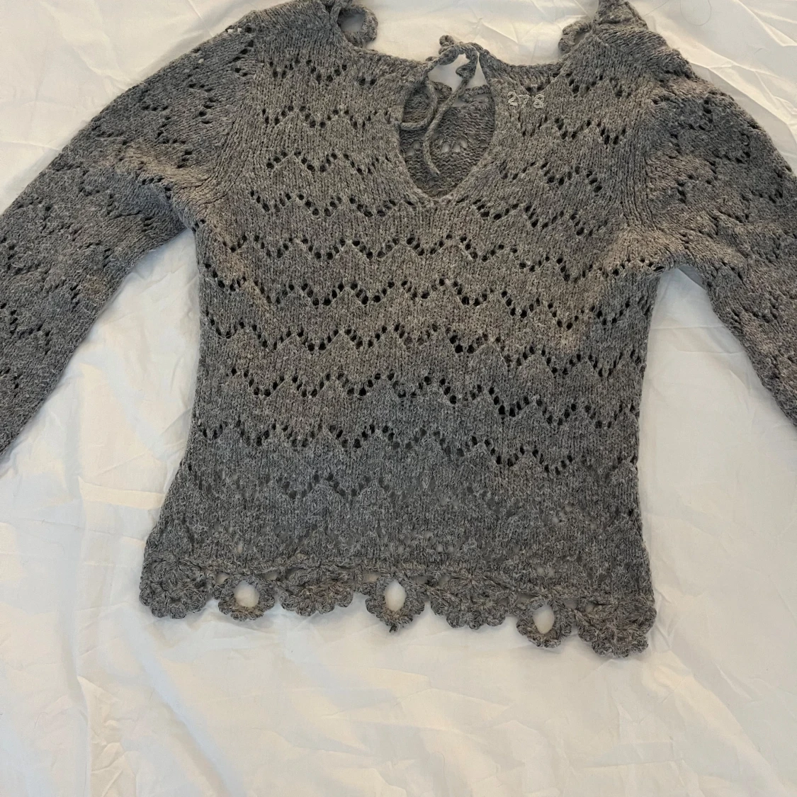 stickad grå tröja  - 2