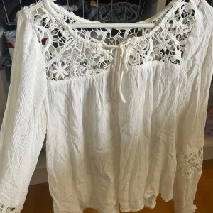 Tröja  - Superfin tröja från hollister. Säljes då den inte kommer till användning mer❣️