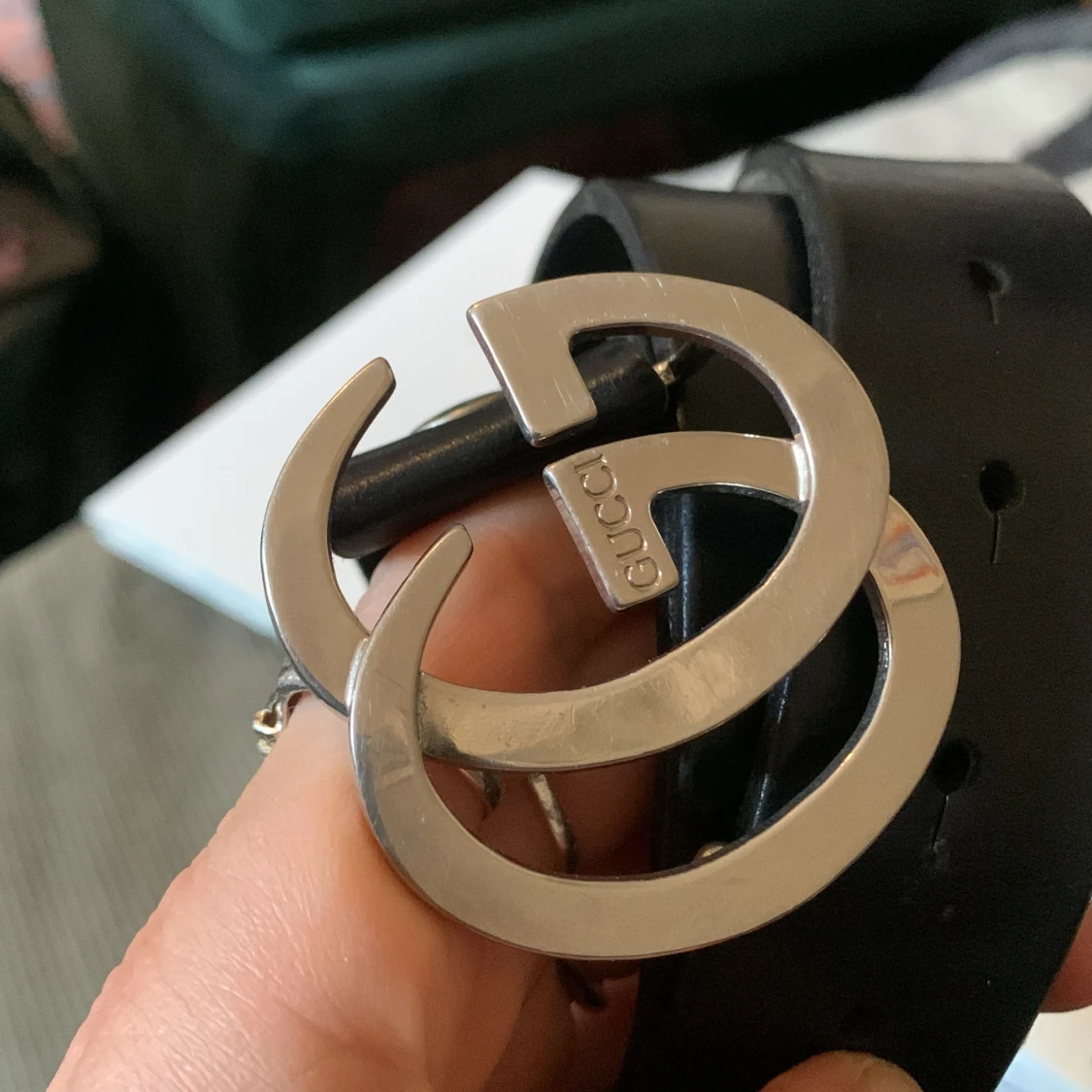 Svart skärp med silverdetaljer - 2