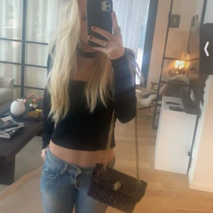 Zara topp - As snygg Zara topp som inte kommer till användning numera! Skriv om ni undrar något💕