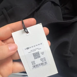 Kostymbyxor  - Kostymbyxor från BikBok i storlek 36, själv köpte för 500kr säljer för 250kr💞