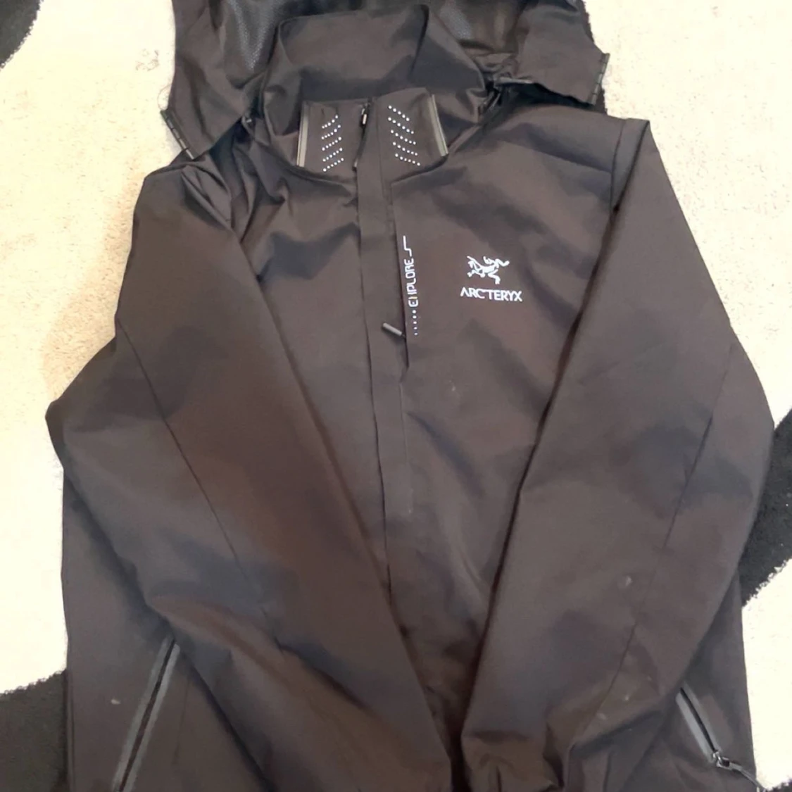 Svart vindjacka från Arc'teryx