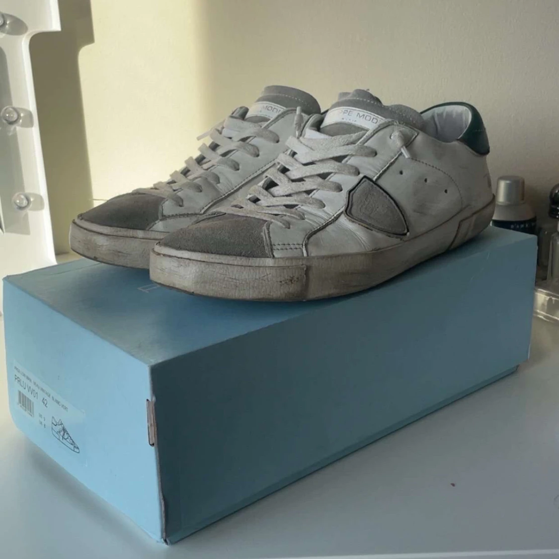 Vita sneakers från Philippe Model - 1