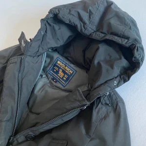 Woolrich Jacka - Säljer en skitsnygg Woolrich jacka. Fint skick. Storlek M.