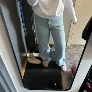 Levis high loose - Jag är 160cm! Dessa är använda 3-5 gånger