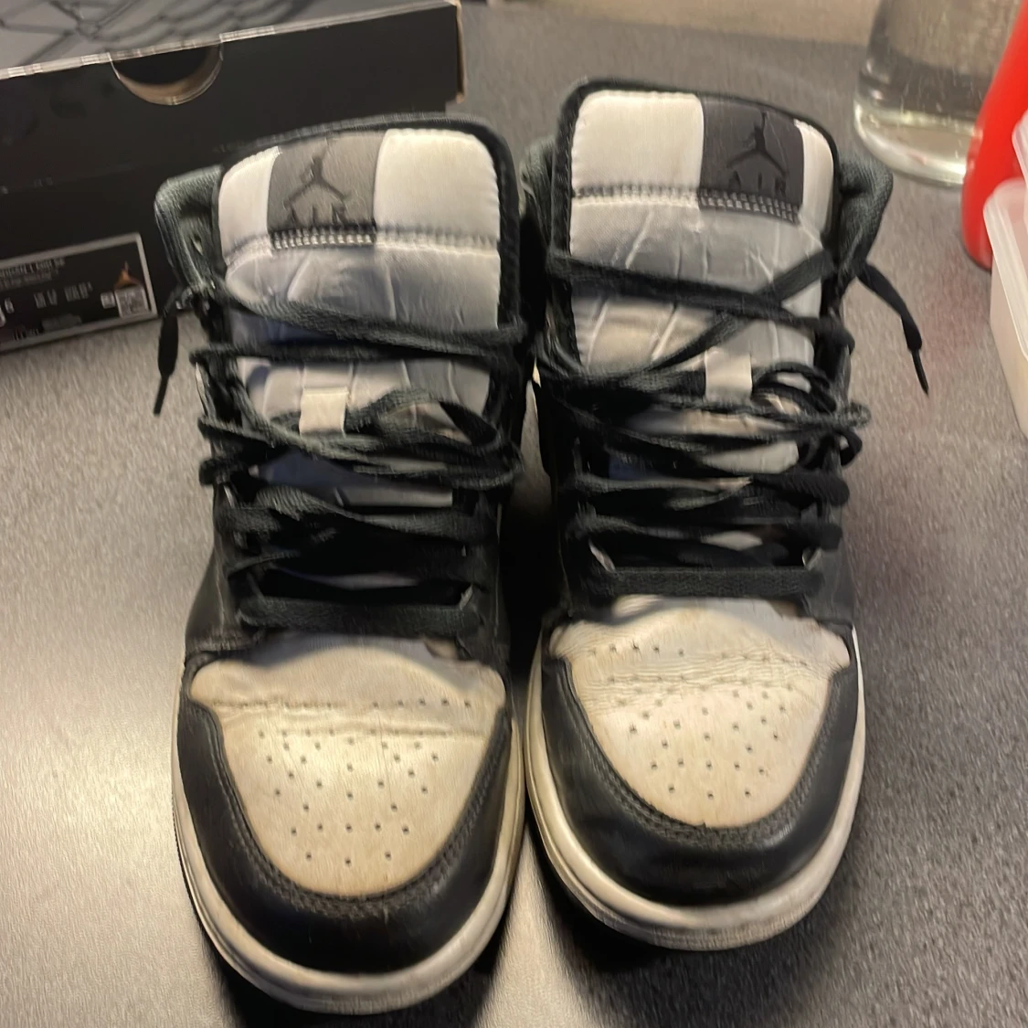 Nike Air Jordans i svart och vit - 1