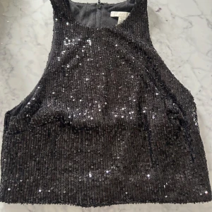 Glitter topp - Fin glittrig linne/topp perfekt till fest eller finare tillfälle 🥰