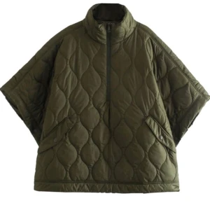 Olivgrön quiltad jacka - Säljer denna helt nya och oanvända jackan som är så fin