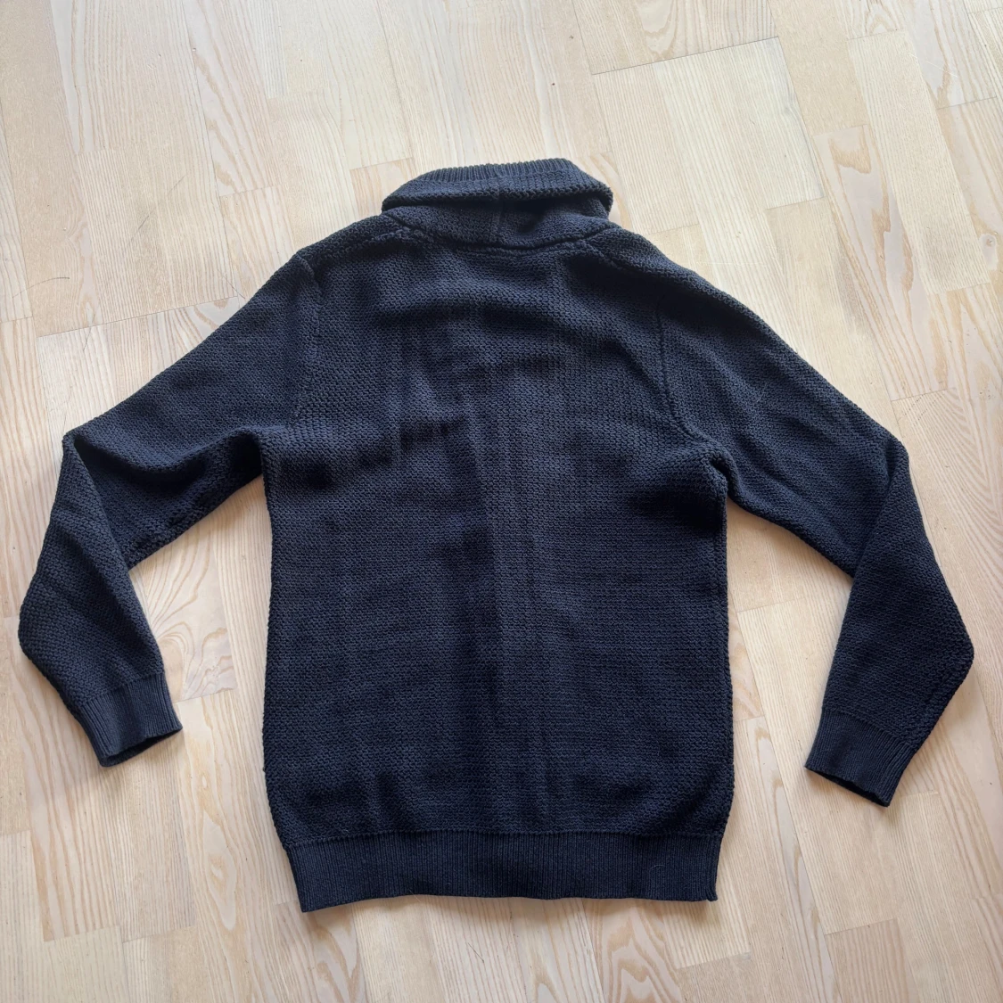 Stickad Cardigan - 1