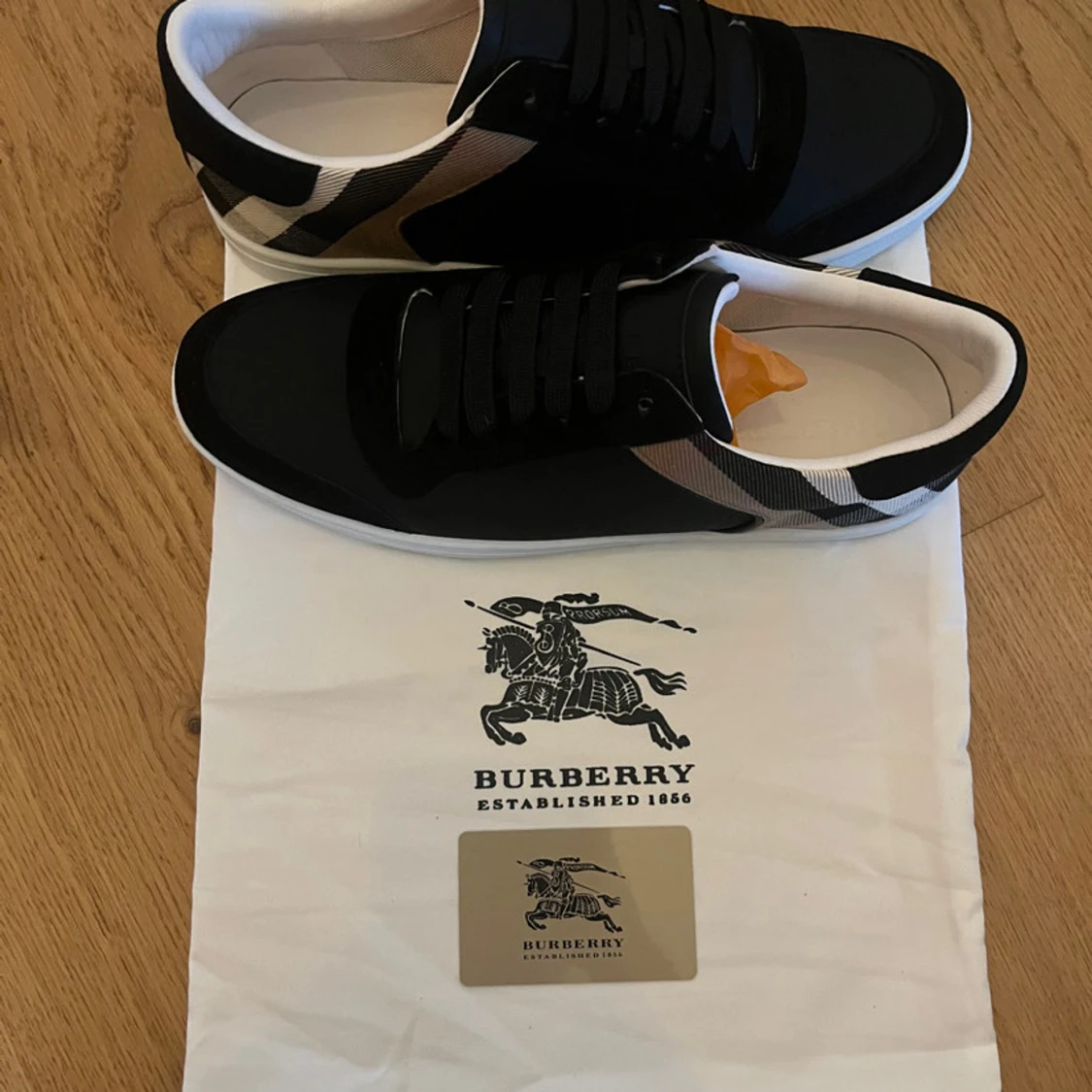 Burberry sneakers med rutig detalj - 3