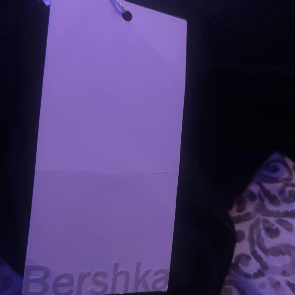 Svart ribbad topp med choker från Bershka - 2