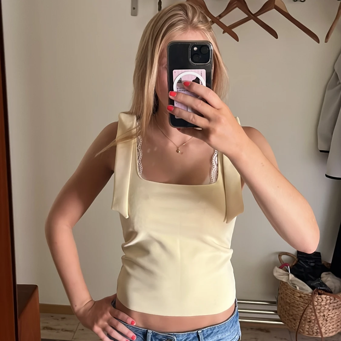 Gul linnetopp med knyt från Zara