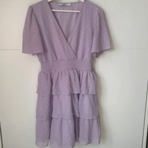 Lila volangklänning💞 - Så fin, använd en gång!💝 