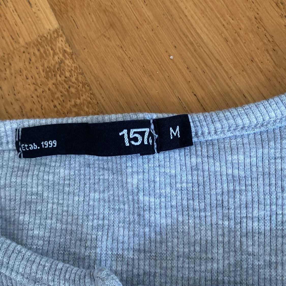 Grå ribbad kofta från lager 157 - 2