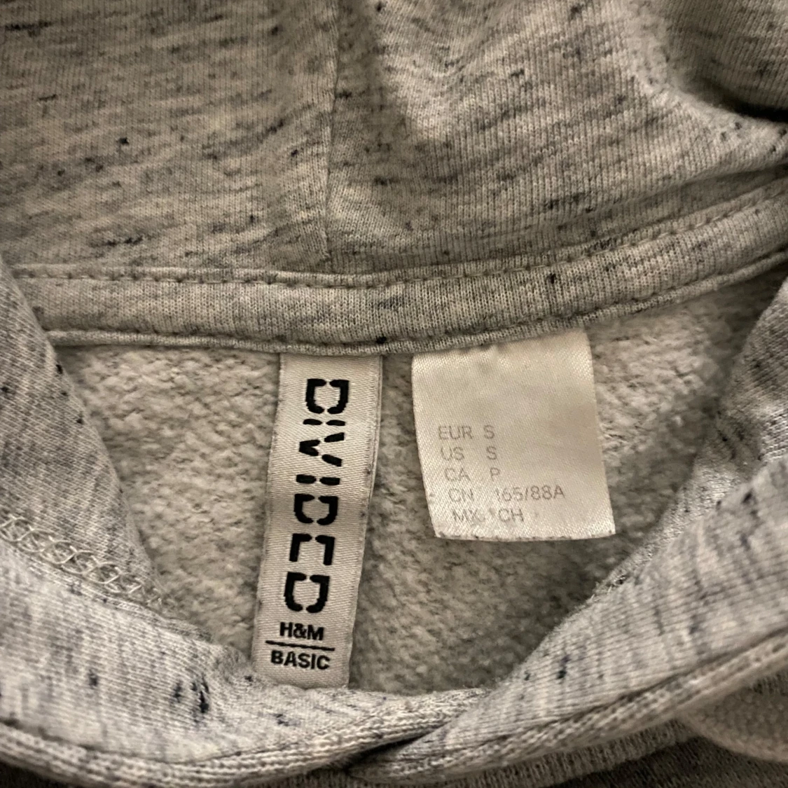Grå hoodie från H&M - 1