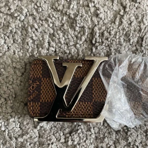 Bälte - Snyggt och nytt bälte, skriv för fler bilder 