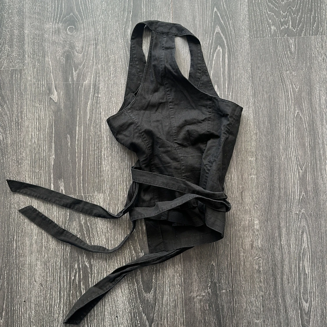 Svart omlott korsettopp med knytband - 1