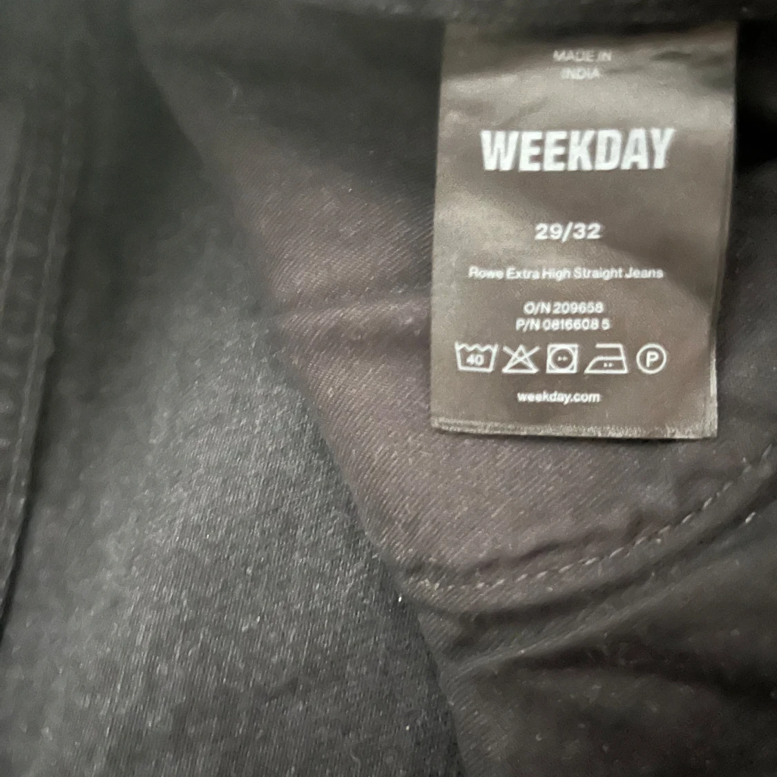 Svarta Weekday Rowe jeans 29/32 - 3