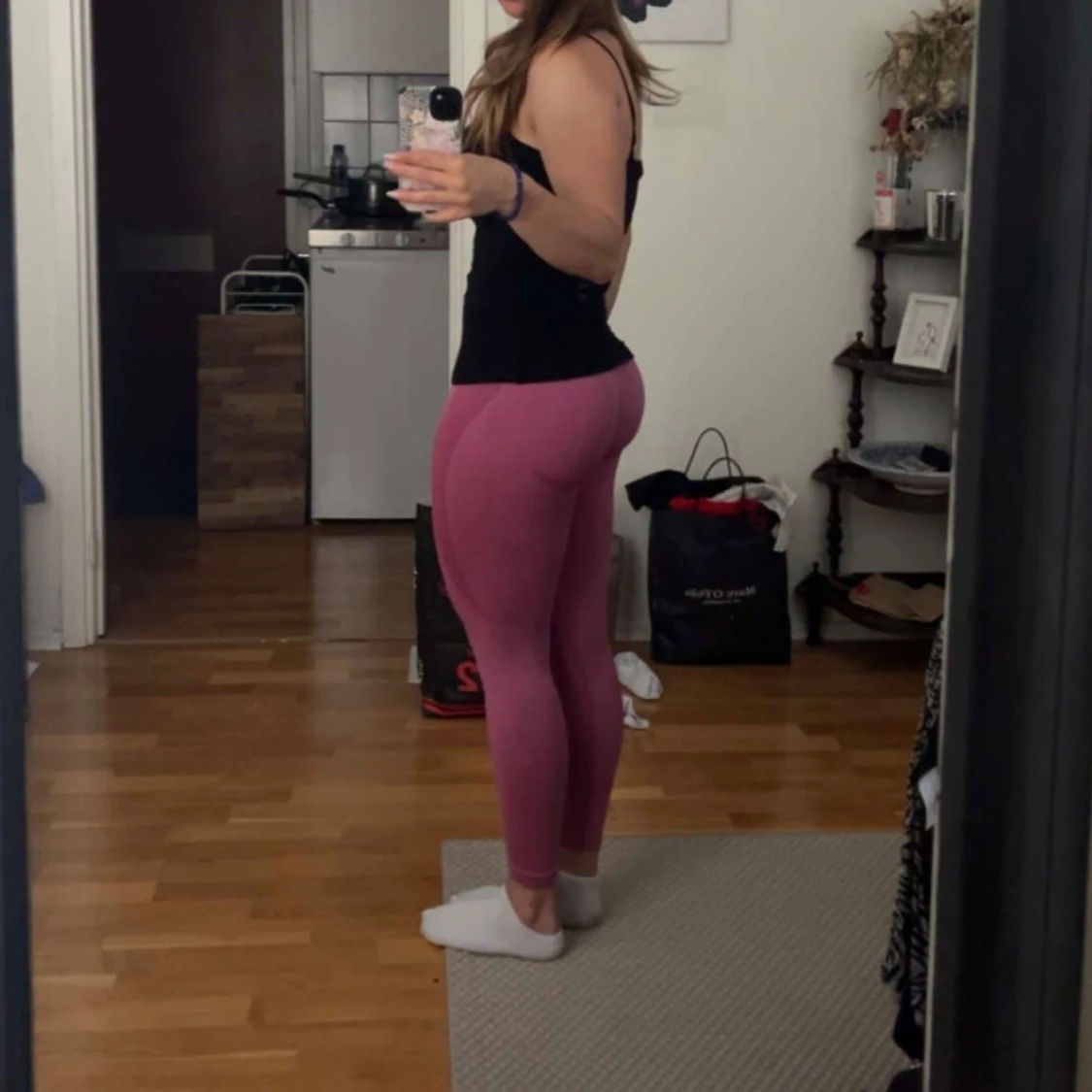 Rosa seamless leggings från NVGTN
