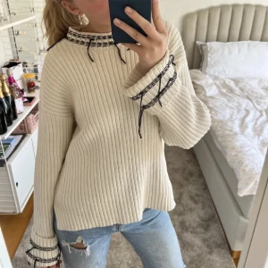 Zara stickad tröja - Cool stickad tröja från zara i M🙏🏼🙏🏼