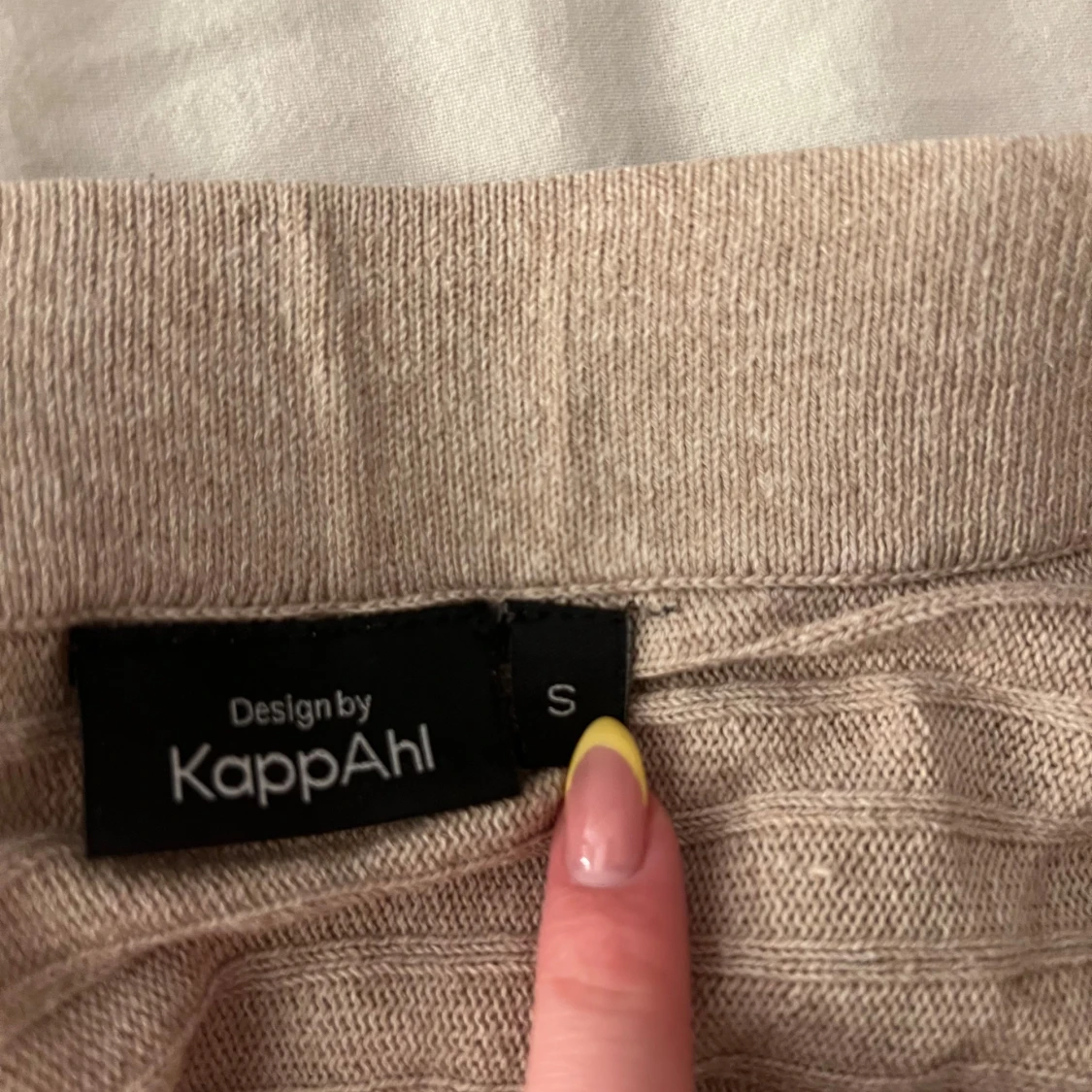 Beige stickad långkjol från KappAhl - 1