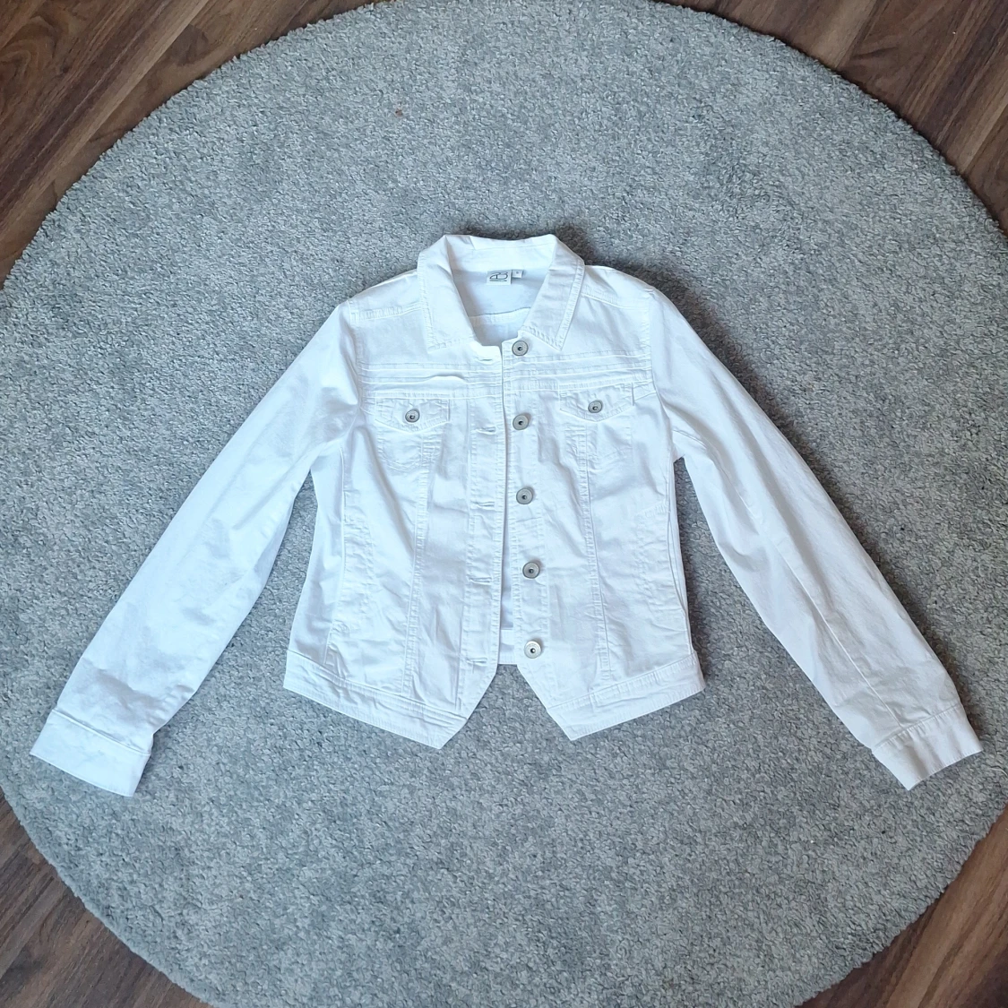 Vit jeansjacka från 2-Biz, stl S