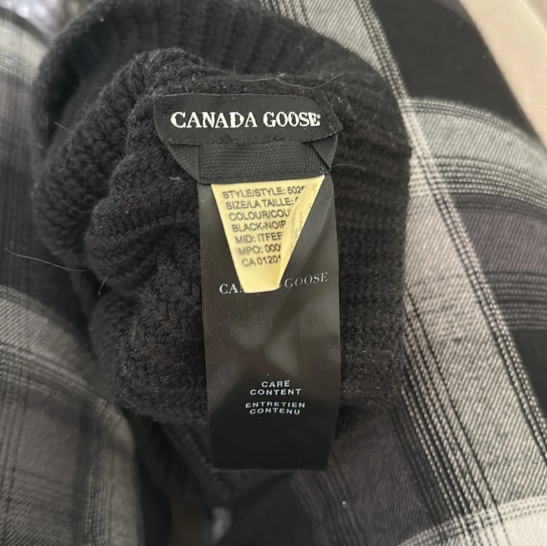 Svart ribbstickad mössa Canada Goose - 2