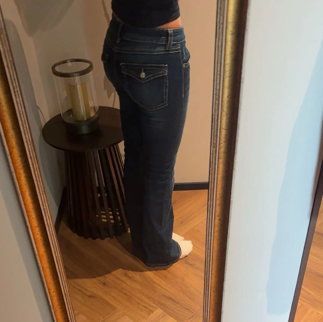 Mörkblå bootcut jeans med fickdetaljer - 1