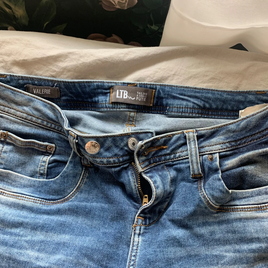 Blå bootcut jeans från LTB, strl 30/32 - 1