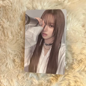 Lilly kort ifrån NMIXX album  - Lilly photocard ifrån  nmixx forward.