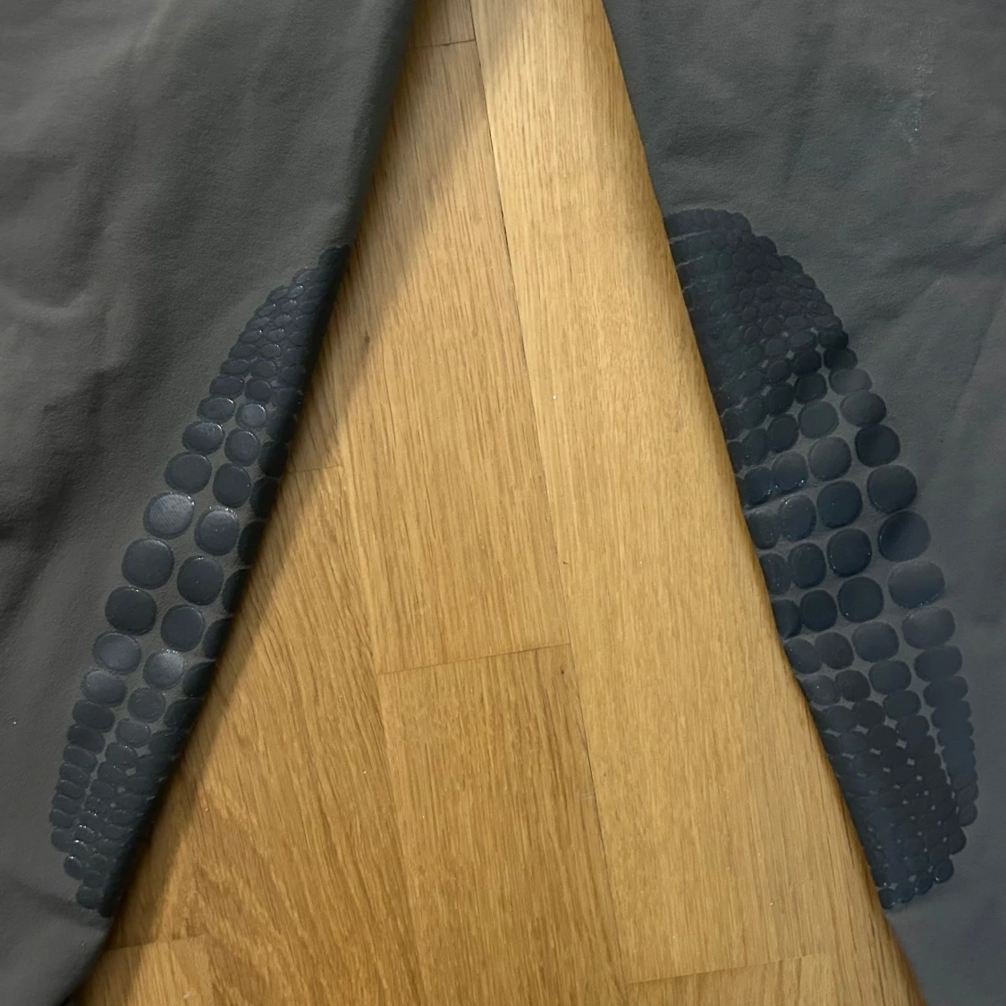 Mörkgrå ridbyxor från CRW med detaljer - 3