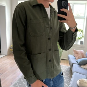 Overshirt grön  - Riktig det overshirt perfekt till sensommar och hösten! Inga defekter alls skicket är extremt bra 🙌Skriv vid fundering! 