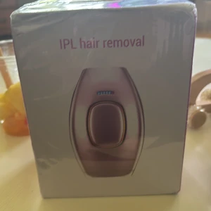 Säljer en helt ny laser IPL Hair renovation - Laser hårborttagning IPL,helt ny i orginal förpackning obruten förpackning! Råkade köpa dubbletter! Nypris 1800kr 