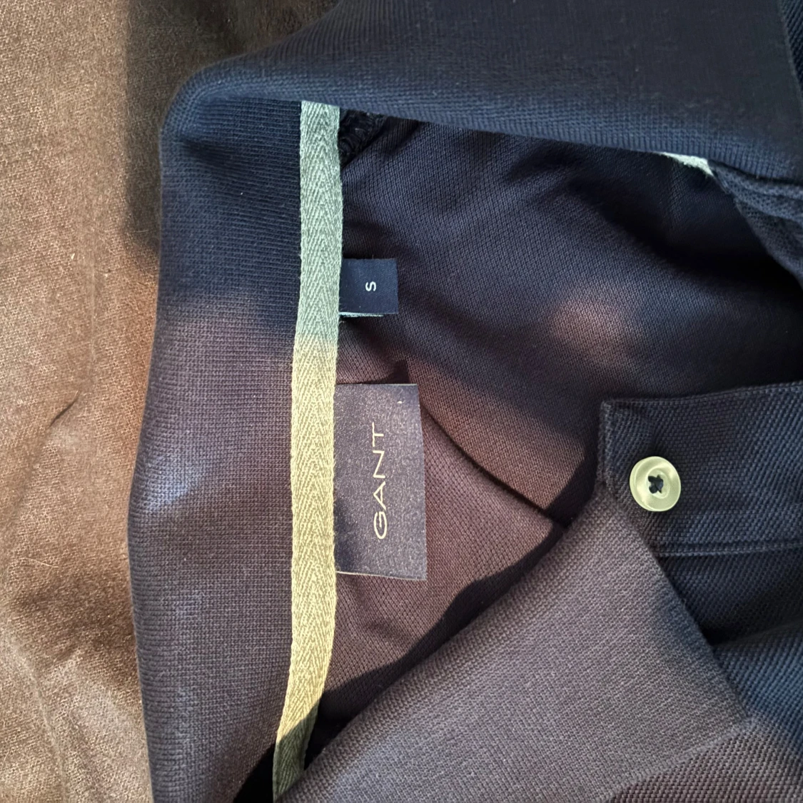 Mörkblå pikétröja från GANT - 2