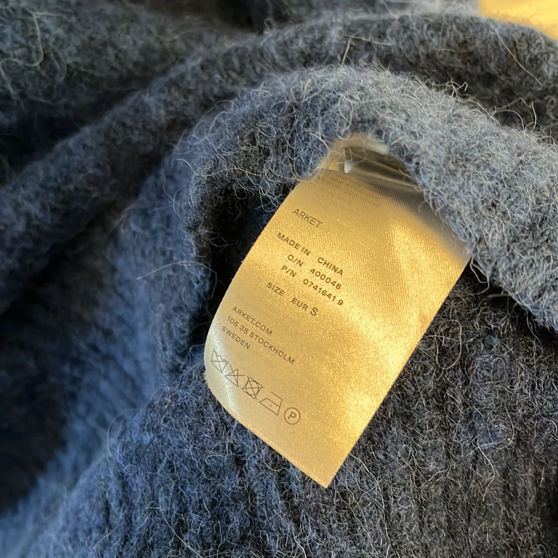 Blå stickad tröja från Arket - 4