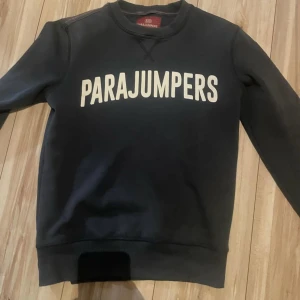 Svart sweatshirt från Parajumpers - svart parajumper hoodie/tröja finns inne om någon är sugen på att köpa