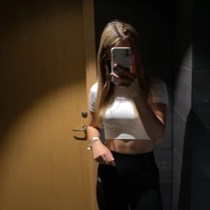 Träningstopp - Träningströja från ICIW 💕 köpt för 399 kr, storlek XS men passar även S/M ☺️