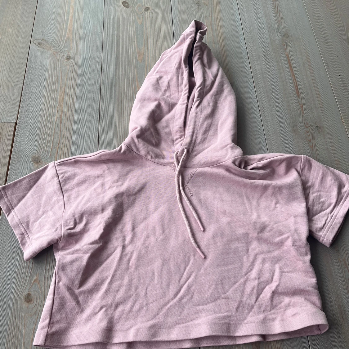 Ljusrosa croppad hoodie från Gymshark - 2