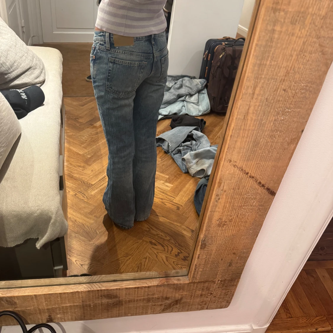 Blå bootcut jeans från Levis - 2