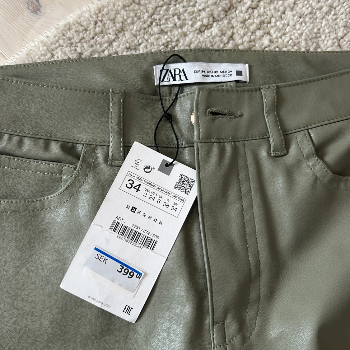 Olivgröna byxor från Zara - 2