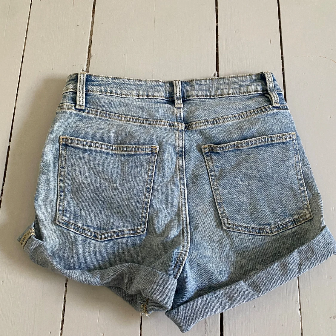 Blåa jeansshorts  - 2