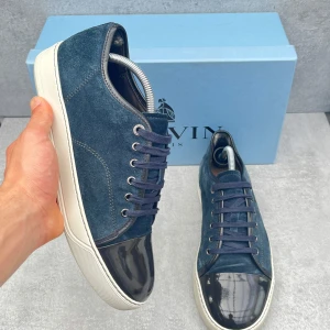 Lanvin skor - Mörk Blå Lanvin | Skick 9,5/10 otroligt 🤩| box ingår! | storlek Uk 7 passar 42 | skriv vid frågor 🙏🏻|