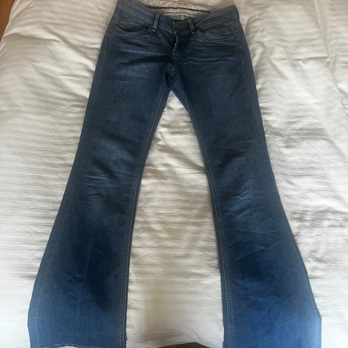 Blå bootcut jeans - 2